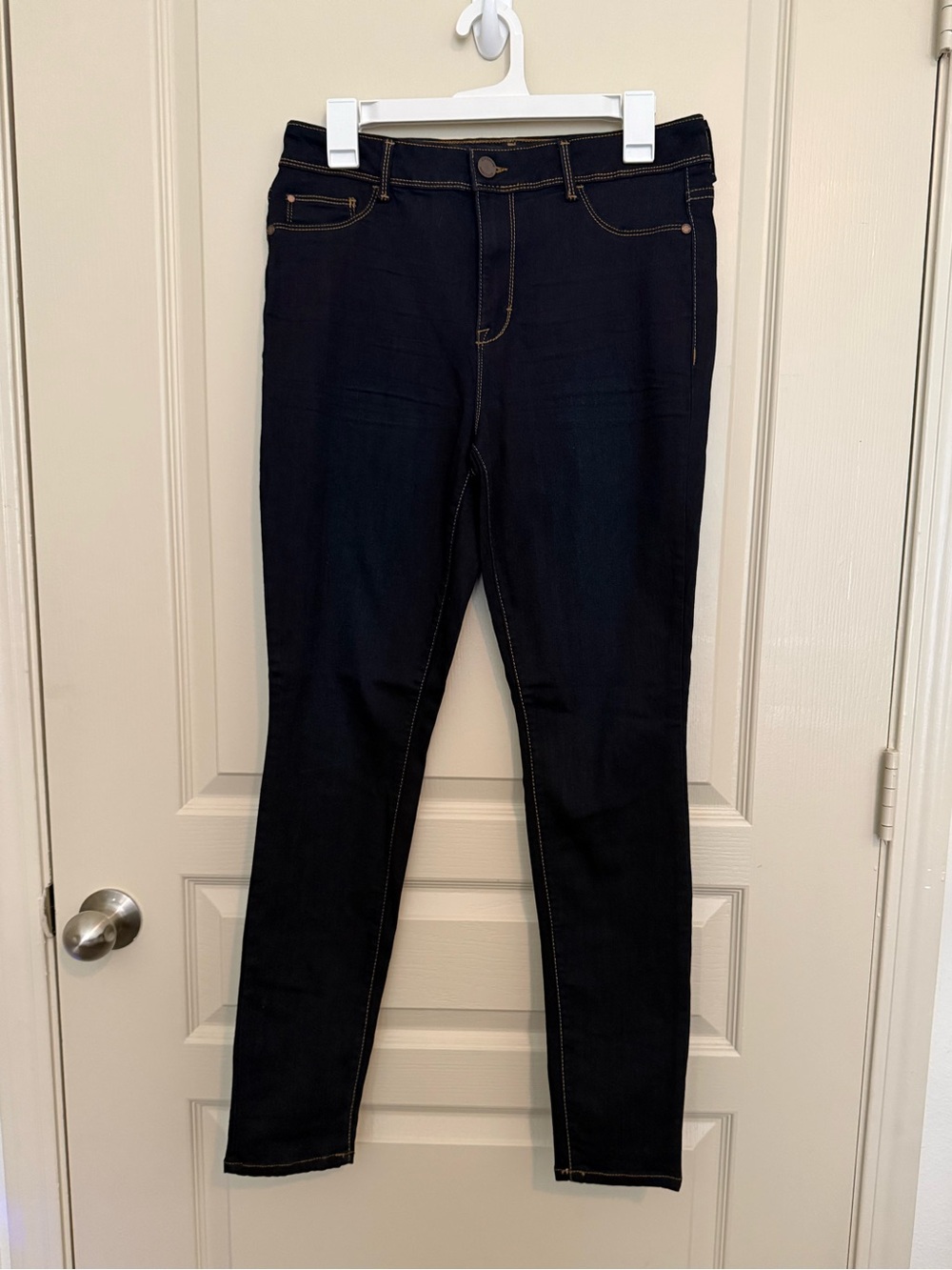 Jordache Black Skinny Jeans with Contrast Stitching